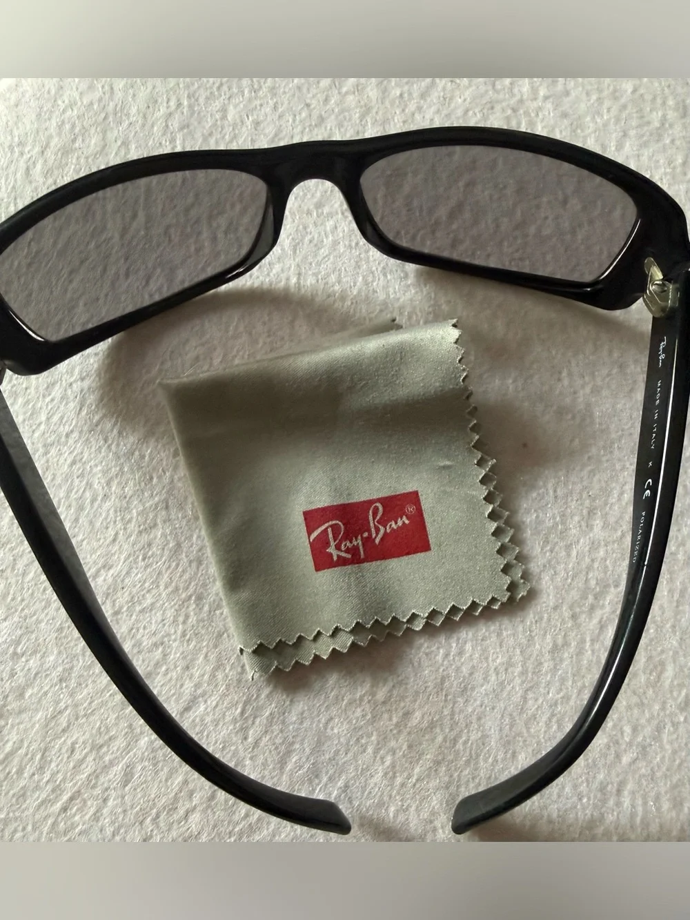 Ray-Ban RB4088 Black Wrap Sport Sunglasses Polarized Unisex With Cleaning Cloth